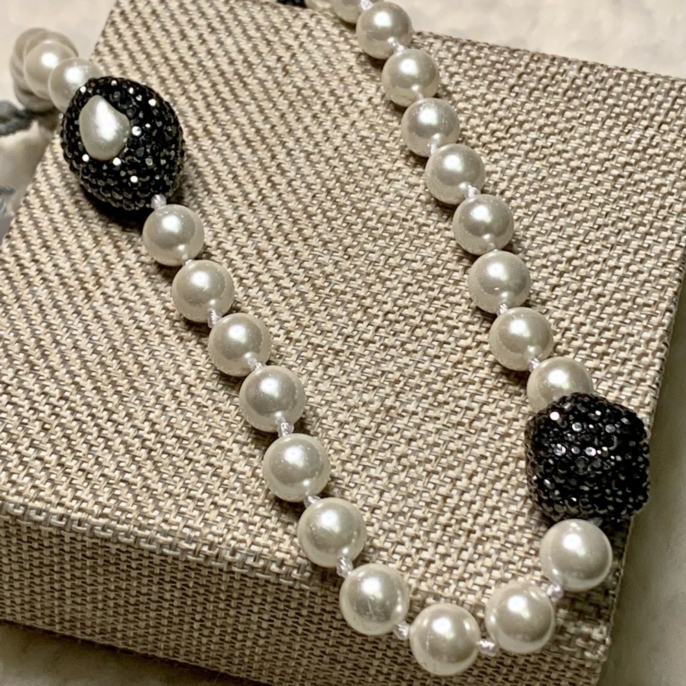 30IN Long Shell Pearl Sparkly Necklace NWT